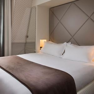 Camera economica con letto king size